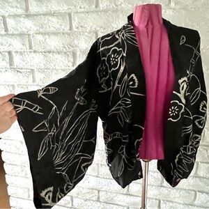 Chicos Black and White Silk Kimono ML
